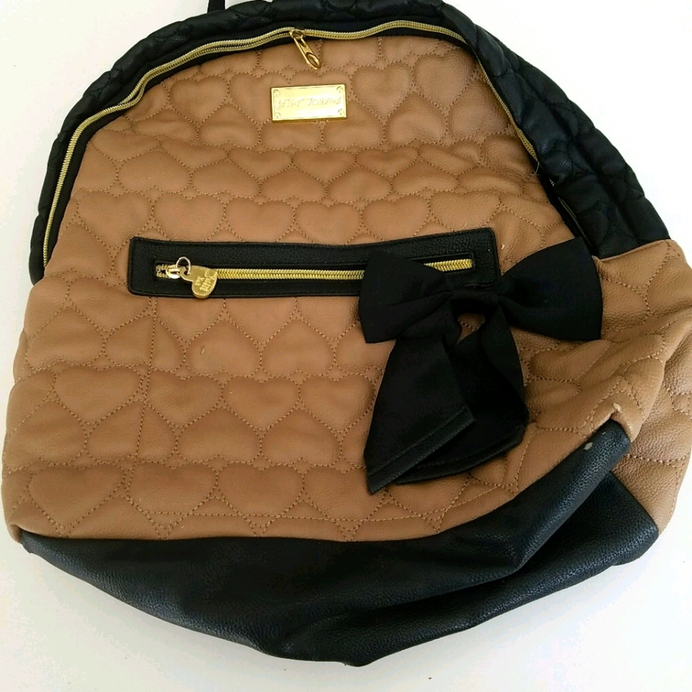 Betsey Johnson heart quilted backpack black & tan
